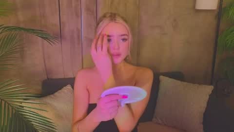 Snapshot of anna_nickol chatting on June 8, 2026, 6:41 pm Anna online show from June 8, 2026, 6:41 pm