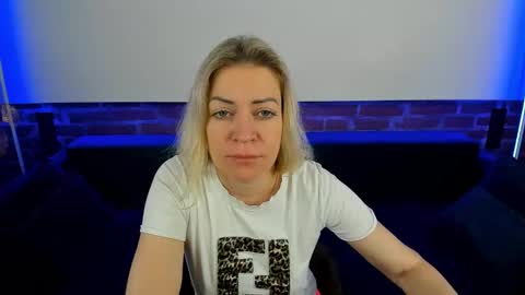 anna_snow9 online show from October 21, 2025, 5:41 am
