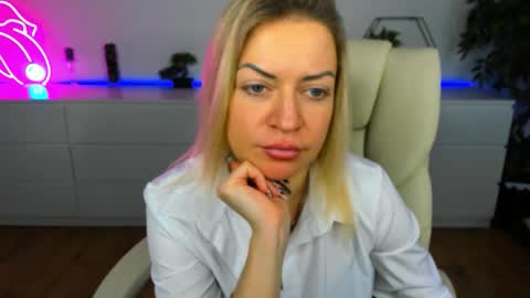 anna_snow9 online show from November 25, 2025, 6:57 am