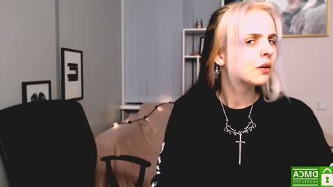 Snapshot of anna_sunshines chatting on December 3, 2024, 1:43 pm Anna pvt is open online show from December 3, 2024, 1:43 pm