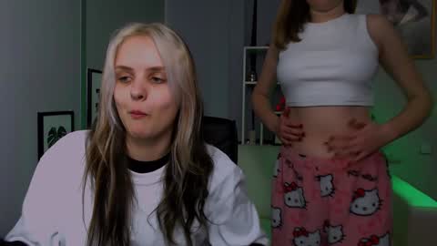 Snapshot of anna_sunshines chatting on December 17, 2024, 2:11 pm Anna pvt is open online show from December 17, 2024, 2:11 pm