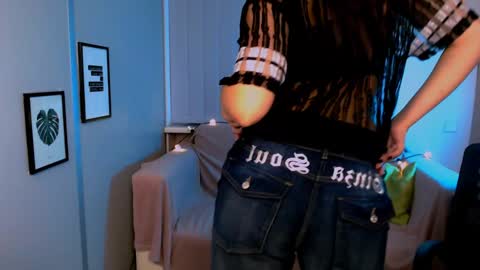 Snapshot of anna_sunshines chatting on January 7, 2025, 1:35 pm Anna pvt is open online show from January 7, 2025, 1:35 pm