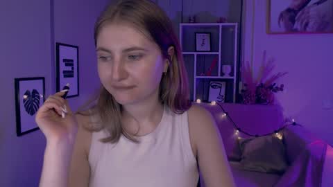 Snapshot of anna_sunshines chatting on January 10, 2025, 8:26 pm Anna pvt is open online show from January 10, 2025, 8:26 pm