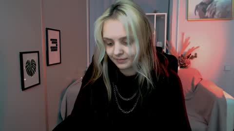 Snapshot of anna_sunshines chatting on January 13, 2025, 1:17 pm Anna pvt is open online show from January 13, 2025, 1:17 pm