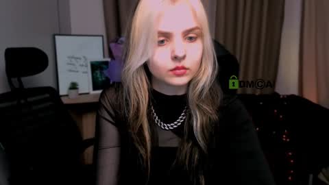 Snapshot of anna_sunshines chatting on January 20, 2025, 2:25 pm Anna pvt is open online show from January 20, 2025, 2:25 pm