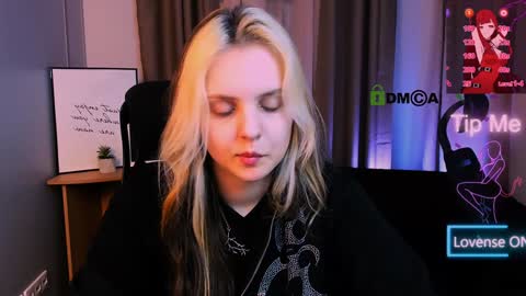 Snapshot of anna_sunshines chatting on January 28, 2025, 2:21 pm Anna pvt is open online show from January 28, 2025, 2:21 pm