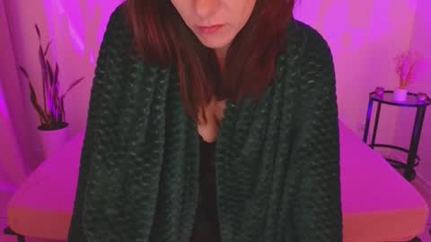 annaabels online show from October 13, 2025, 5:02 pm