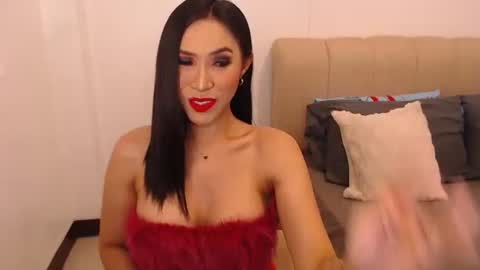 annabanana090690 online show from October 22, 2025, 8:14 am