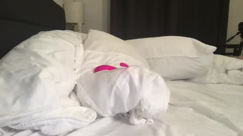 Anna online show from February 8, 2025, 1:54 am