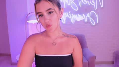 Anna Brooks  online show from January 28, 2025, 2:00 am