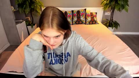 Anna online show from September 15, 2025, 12:49 pm