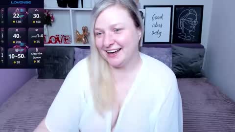 AnnaCherri online show from October 14, 2025, 3:07 am