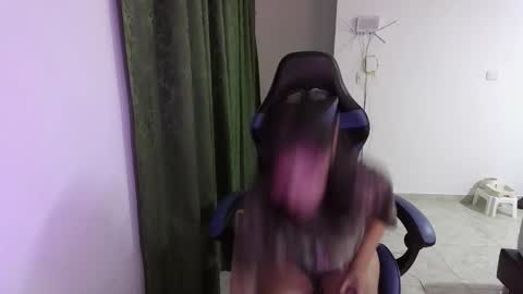 Snapshot of annacrow chatting on October 11, 2025, 2:55 am Anna online show from October 11, 2025, 2:55 am