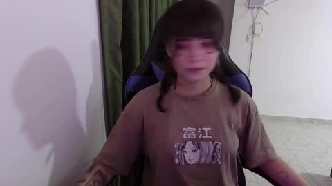 Snapshot of annacrow chatting on October 27, 2025, 12:47 am Anna online show from October 27, 2025, 12:47 am