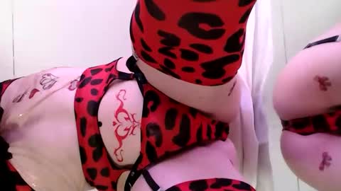 Snapshot of annaevodees666 chatting on January 1, 2025, 10:11 am Anna Evodees online show from January 1, 2025, 10:11 am