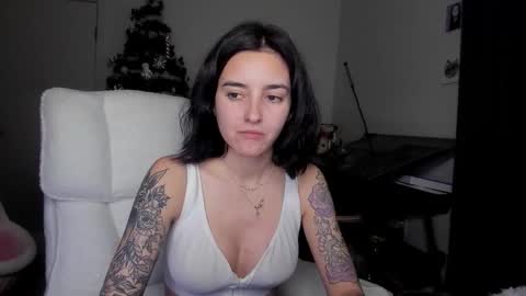 Anna Forevers online show from December 23, 2025, 2:20 am