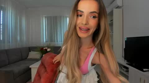 Snapshot of annaise_ chatting on May 12, 2026, 6:43 am annaise online show from May 12, 2026, 6:43 am