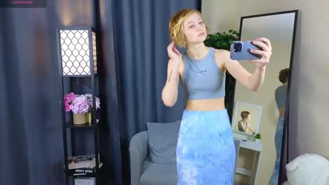 Anna online show from September 17, 2025, 1:40 am