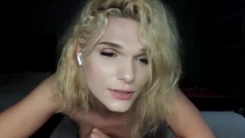 Snapshot of annamarrie777 chatting on October 20, 2025, 3:29 am AnnaMarrie online show from October 20, 2025, 3:29 am