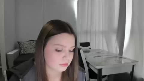 Anna online show from March 6, 2025, 2:18 pm