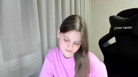 Anna online show from September 18, 2025, 2:19 pm