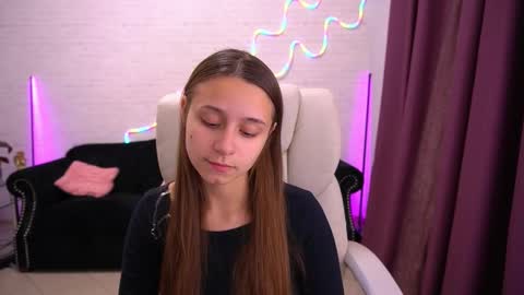 Anna online show from November 8, 2025, 1:33 pm