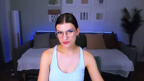 Im Anna online show from June 15, 2026, 4:25 am