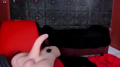 Snapshot of annavi_ chatting on June 10, 2026, 11:35 pm Annavi online show from June 10, 2026, 11:35 pm