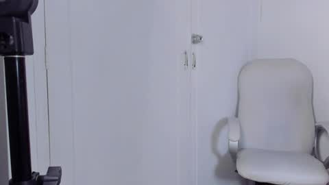 anndrass_ online show from January 10, 2025, 2:13 pm