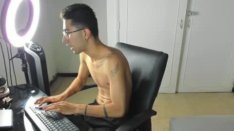 anndrass_ online show from February 4, 2025, 7:00 pm