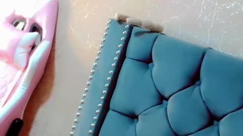       online show from October 2, 2025, 1:12 am