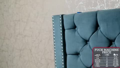       online show from December 23, 2025, 1:36 am