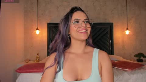 Snapshot of anne_mallow chatting on December 21, 2024, 10:17 am Ann online show from December 21, 2024, 10:17 am