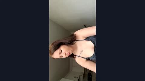 kira online show from April 14, 2026, 7:58 am