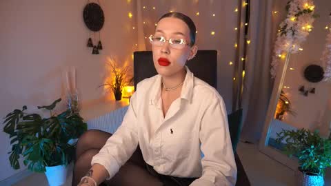 Snapshot of annettelane chatting on October 9, 2025, 6:22 am Anna online show from October 9, 2025, 6:22 am