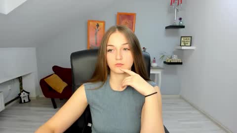 annewilsonn online show from November 24, 2025, 12:05 pm