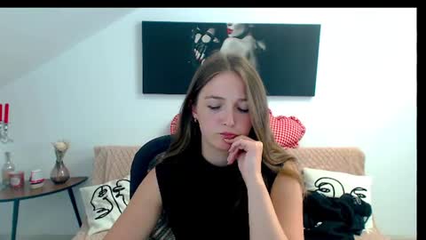 annewilsonn online show from June 16, 2026, 5:32 am