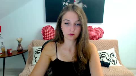 annewilsonn online show from July 22, 2026, 4:37 am