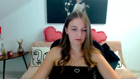 annewilsonn online show from July 23, 2026, 6:22 am