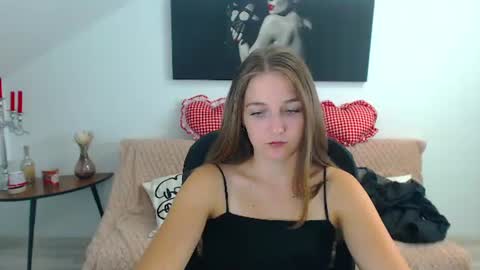 annewilsonn online show from July 24, 2026, 6:44 am