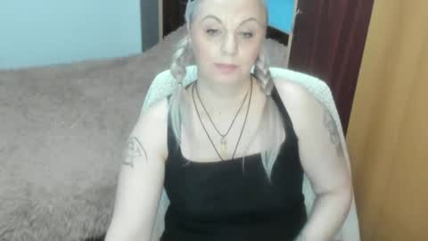 Snapshot of anngelynajoy chatting on December 22, 2025, 11:02 pm Anngel online show from December 22, 2025, 11:02 pm