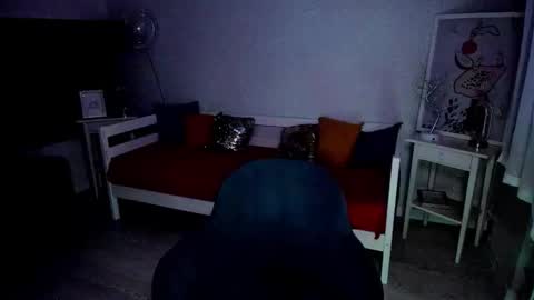 Anni online show from February 19, 2026, 1:40 pm