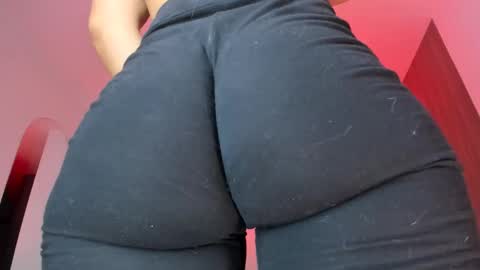 Snapshot of annibigass4daddy chatting on March 26, 2026, 10:21 am Creamy online show from March 26, 2026, 10:21 am
