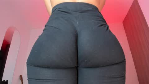 Snapshot of annibigass4daddy chatting on May 27, 2026, 12:51 am Creamy online show from May 27, 2026, 12:51 am