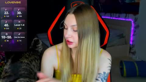 Annie online show from March 3, 2026, 7:31 pm