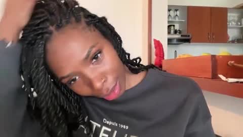 Snapshot of annie_bo chatting on February 3, 2025, 8:24 pm Independent model online show from February 3, 2025, 8:24 pm