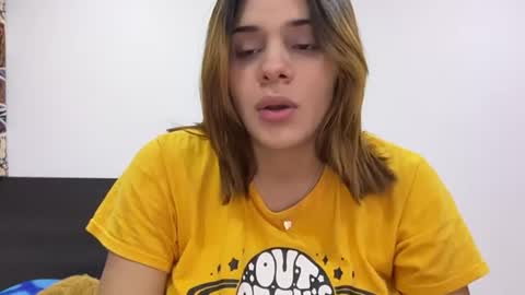 Anniecattie online show from June 25, 2026, 12:21 am