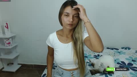 annie cherry independent model online show from January 19, 2025, 5:58 am