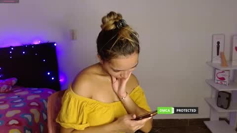annie cherry independent model online show from March 1, 2025, 12:12 pm