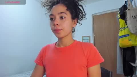 annie_rosse1017 online show from October 18, 2025, 1:52 am